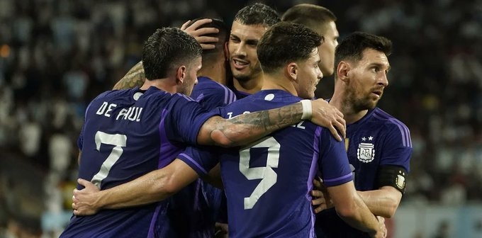 FÚTBOL – Argentina goleó 5 a 0 en el último amistoso previo al Mundial de Qatar