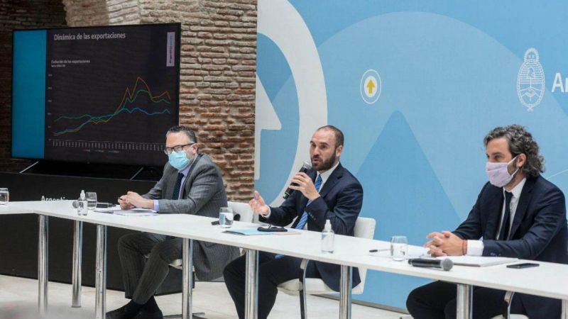 El ministro Guzmán generó un aplauso cerrado de los principales empresarios del país
