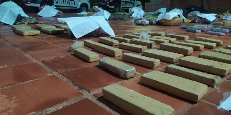 MISIONES – Pozo Azul: La Policía provincial secuestró más de media tonelada de estupefacientes