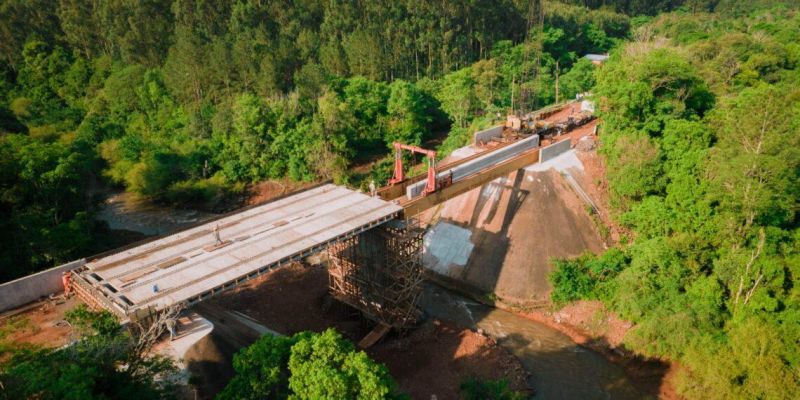 Misiones: El nuevo puente sobre el arroyo Cuña Pirú se encuentra en la etapa final