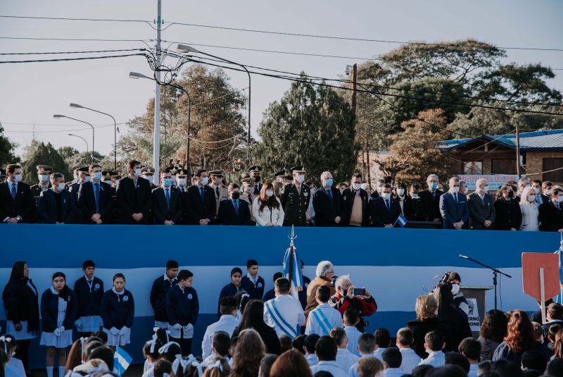 Misiones rindió homenaje a Belgrano y celebró el Día de la Bandera nacional