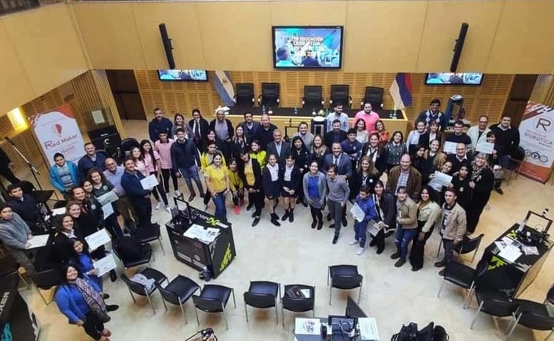 Misiones: Se entregaron Box Makers y Biokits para desarrollar conocimientos en robótica