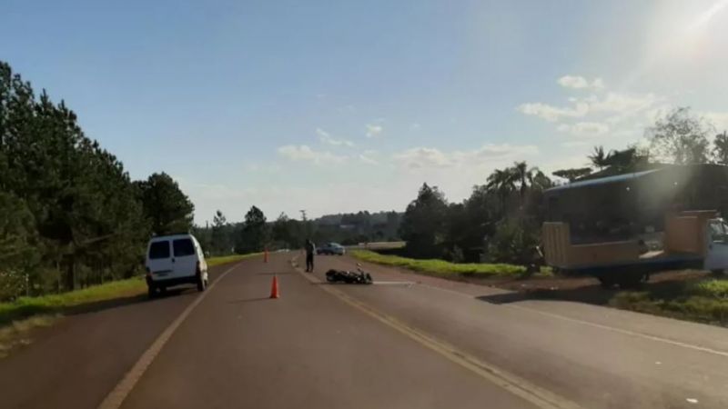 MISIONES - Dos de Mayo: Falleció un motociclista de 18 años tras chocar con un camíon
