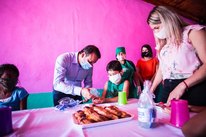 Herrera Ahuad anunció asistencia para servicios en comedores y merenderos
