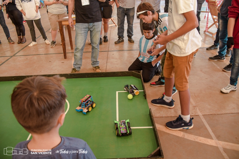 Misiones: 3ª Edición de la Copa de Robótica tuvo su primera fecha en San Vicente - Galería de fotos