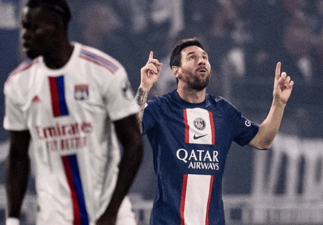 FÚTBOL – Mirá el gol de Messi en la victoria del PSG frente al Olympique de Lyon