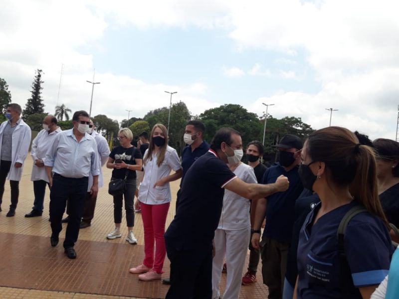 Comunales sanvicentinas: El Gobernador Herrera Ahuad acompañó el homenaje a trabajadores de la salud