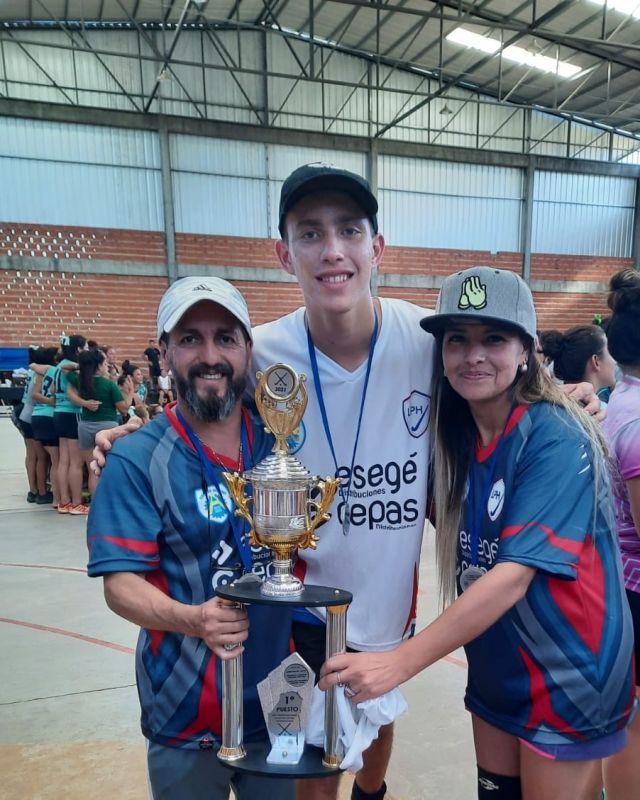 HOCKEY – Comunales sanvicentinas: Agustín Lotke el joven campeón nacional Sub18 con la selección misionera