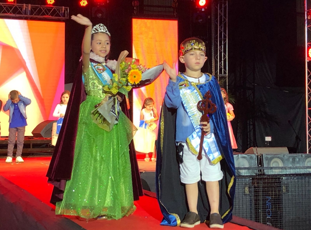 Con la elección de Miss y Míster «Arbolito», culminó la XXXVII Fiesta Nacional de la Madera
