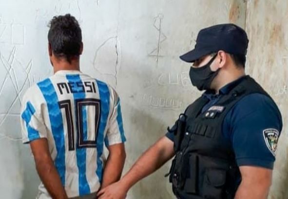 MISIONES - San Vicente: Atacó a su amigo con un cuchillo, robó dinero, intentó escapar y fue detenido