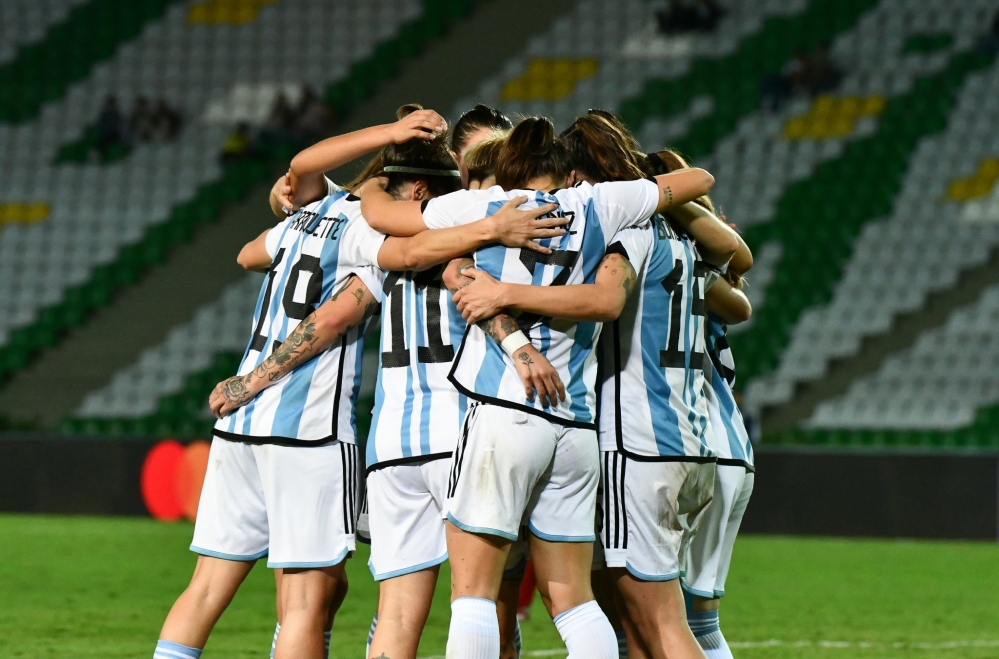 FÚTBOL – Rumbo a Qatar 2022: Dos amistosos de la Selección de Argentina, dos triunfos con doble triplete