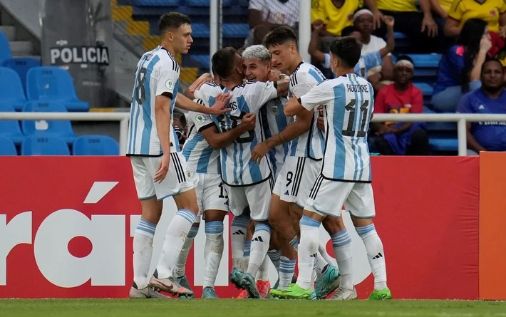 FÚTBOL – Argentina le ganó a Perú y, como Brasil empató ante Colombia, la Albiceleste tiene una vida más en el Sudamericano Sub 20