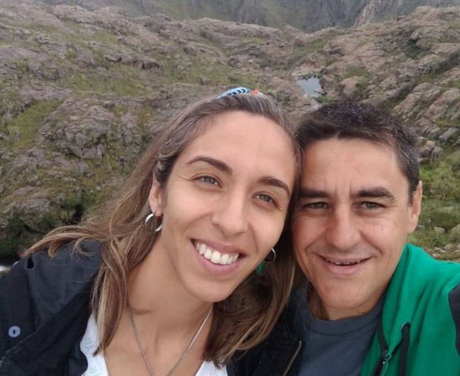 CÓRDOBA – Una mujer que paseaba en bicicleta, se cayó al recibir un pelotazo y le costó la vida