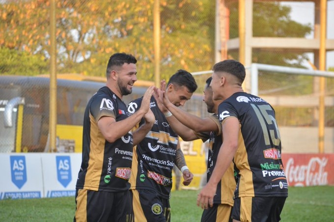 FÚTBOL - Federal A: Crucero del Norte le ganó a Atlético Paraná