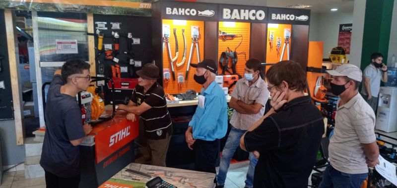 Continúa la entrega de tanques para agua y motobombas a productores yerbateros - Herrera Ahuad estuvo presente