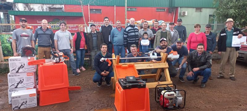 Comunales sanvicentinas: Autovalle S.A. entregó herramientas a productores vía planes del INYM