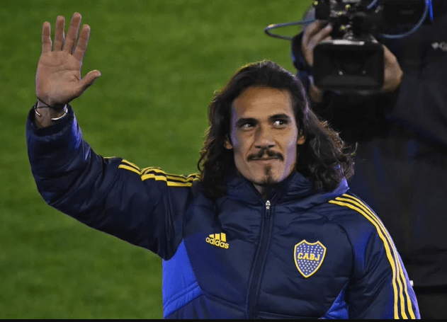 FÚTBOL – Boca presentó a Edinson Cavani en una Bombonera que lo recibió con fiesta