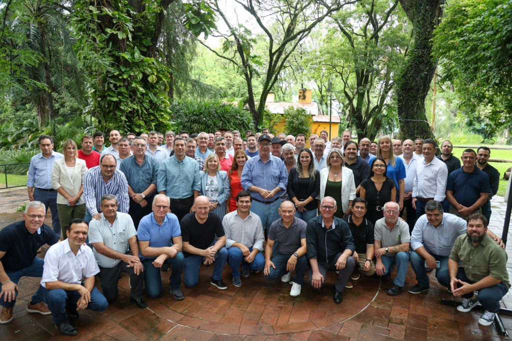 Misiones: El gobernador Passalacqua se reunió con los intendentes para evaluar el 2025 y trazar la agenda 2026