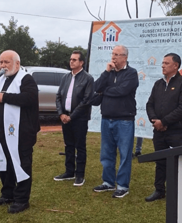 Misiones: Passalacqua entregó insumos a productores, títulos de propiedad y visitó obras de infraestructuras en San Vicente