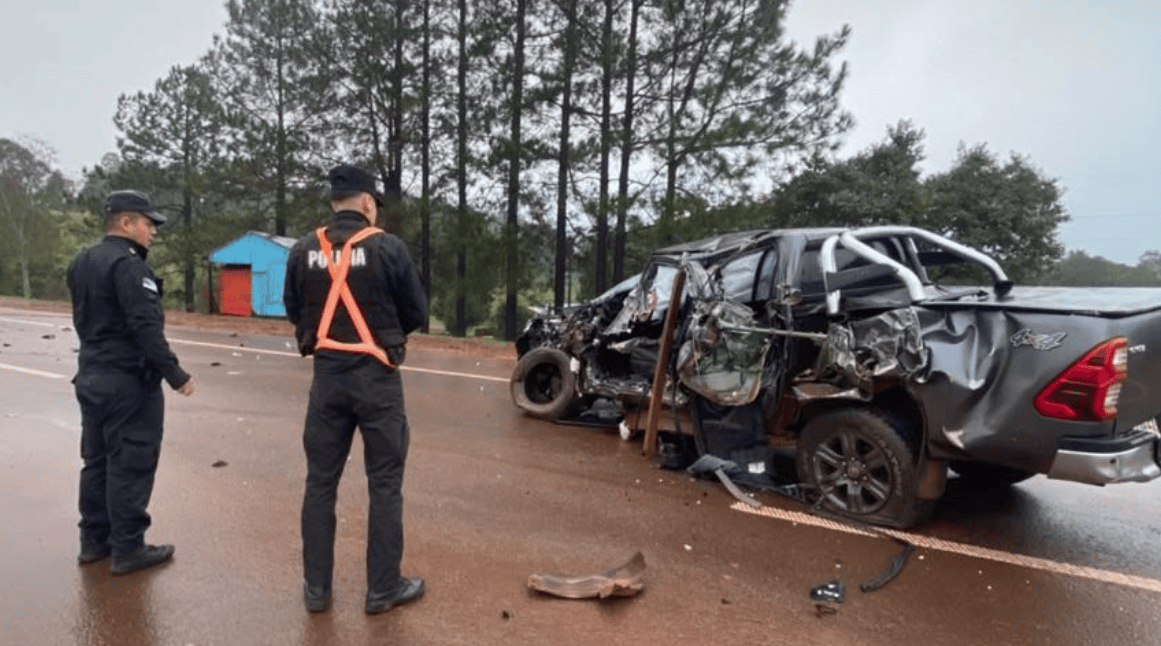 Misiones – Fracrán: Siniestro vial sobre RN14 entre camión y camioneta, dejó 2 personas heridas