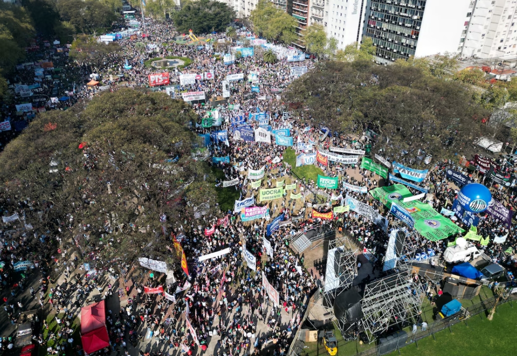 Masiva marcha universitaria contra la política de Milei – Galería de fotos