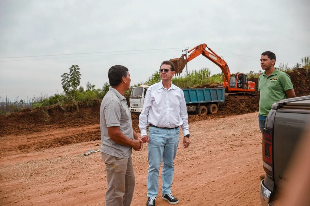 San Vicente: Durante este 2025, ya alcanzó los 2 mil kilómetros de caminos terrados mejorados