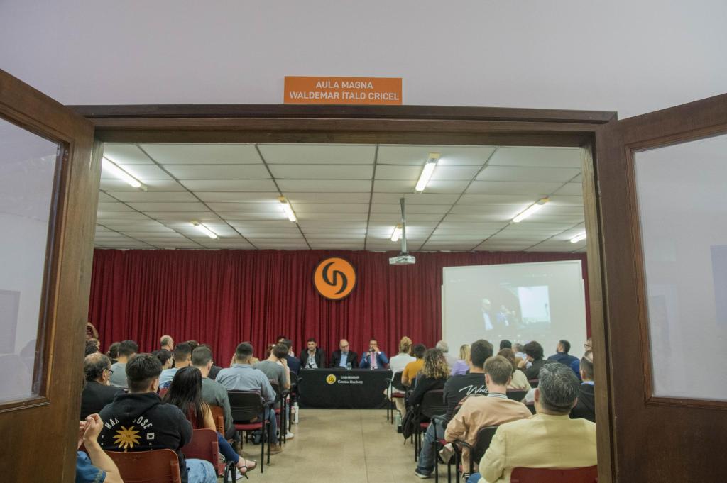 La UGD presentó el convenio de Doble Titulación con la Universidad de Vigo