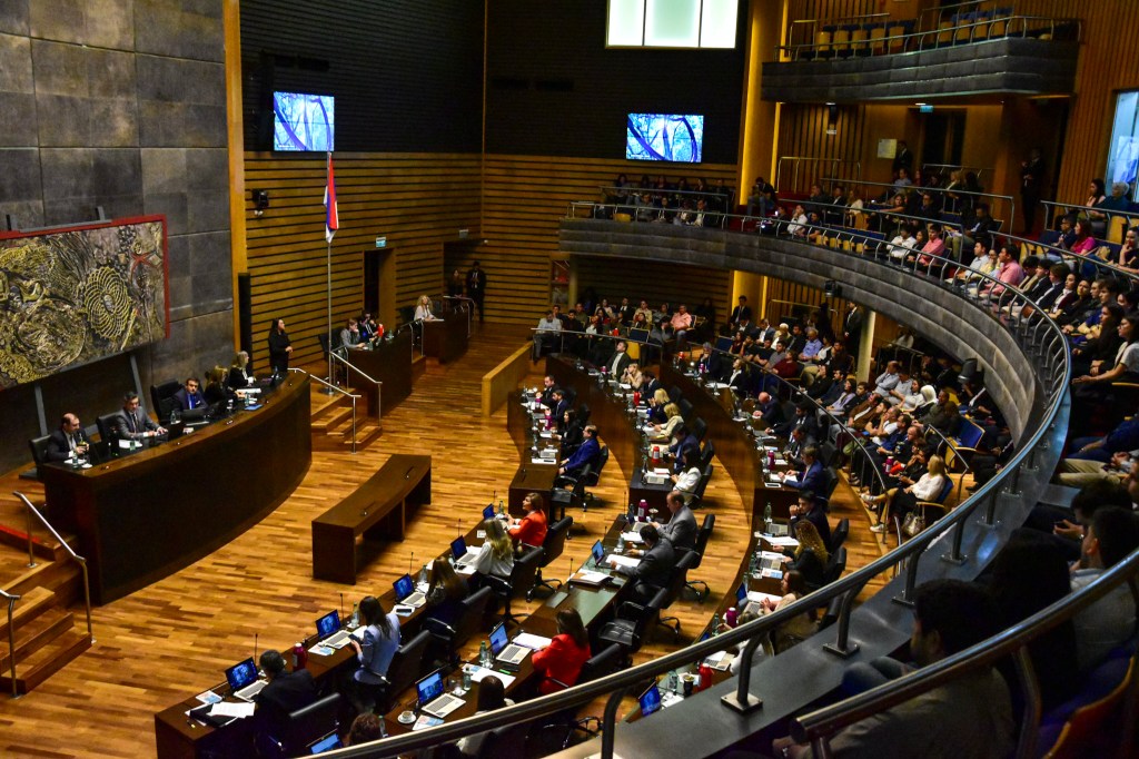 El Parlamento misionero adhirió al RIGI, sancionó leyes de investigación científica, conservación ambiental y arraigo rural y, fue aceptada la renuncia de Puerta