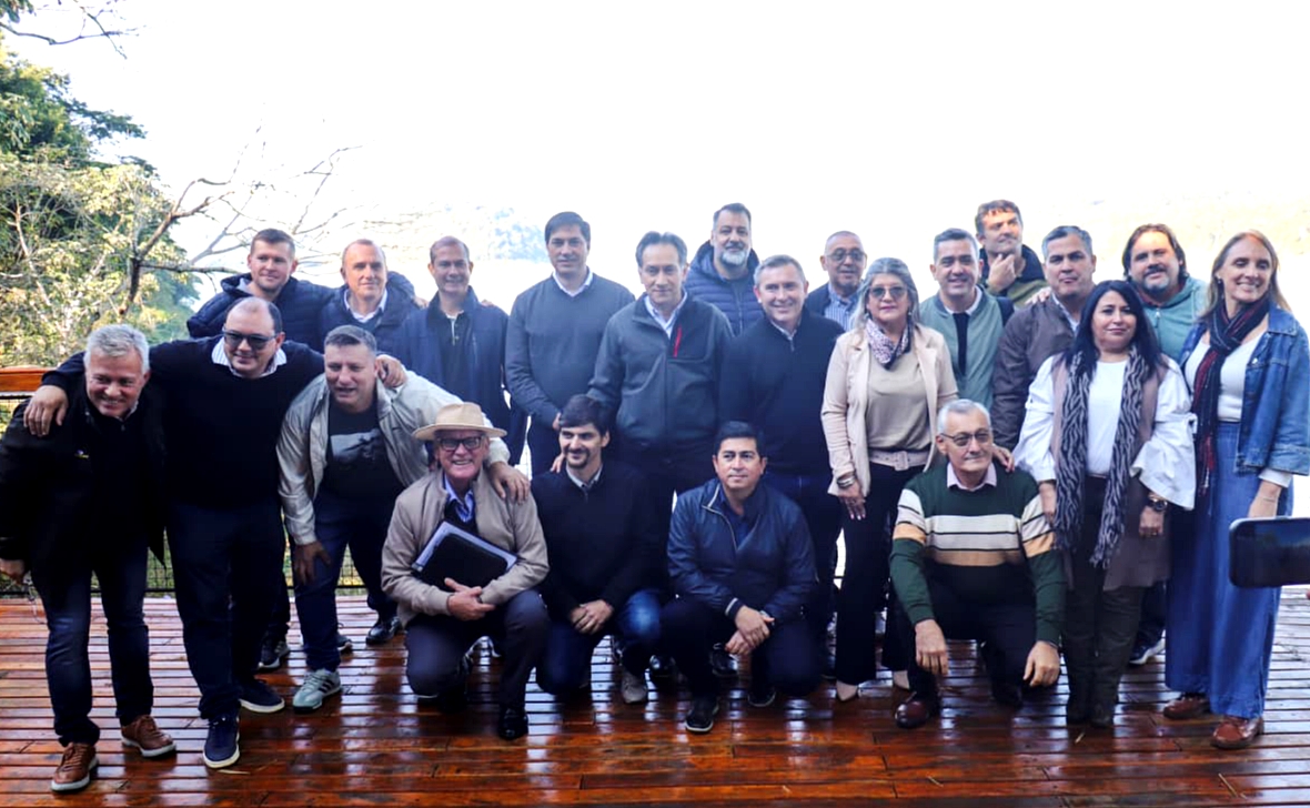 Misiones: El gabinete provincial e intendentes afianzaron una agenda de trabajo conjunta en Montecarlo
