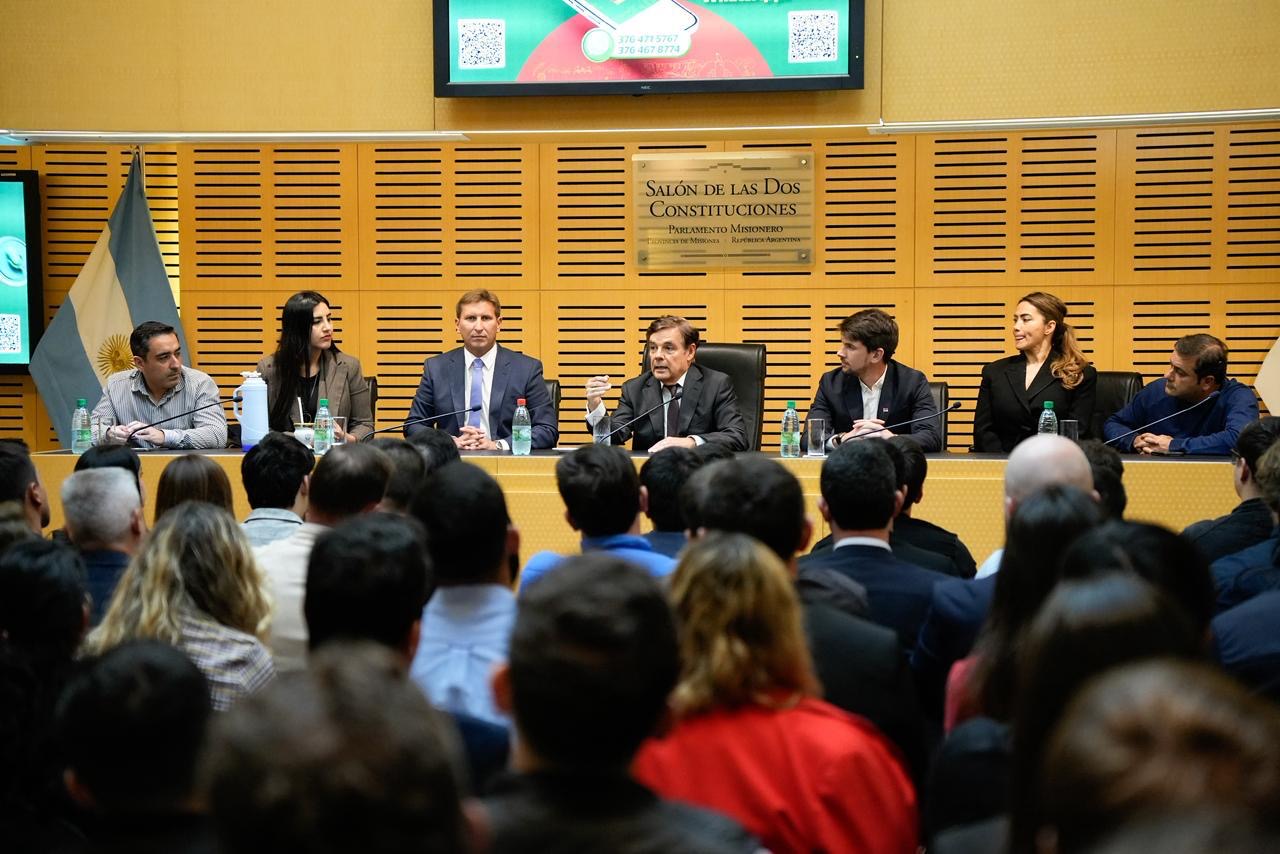 Rovira anunció que Misiones emitirá un bono para financiar obras estratégicas de infraestructura