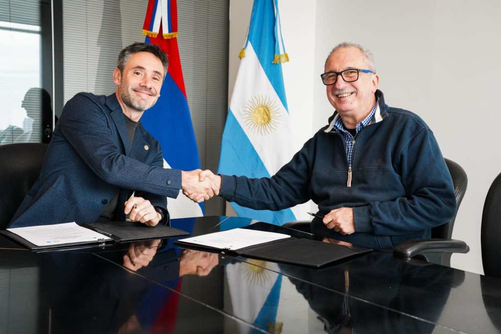 Misiones: Passalacqua y el CFI lanzaron línea de créditos para la floricultura familiar