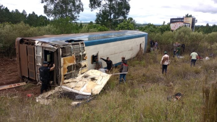 MISIONES – San José: Trágico accidente vial cobró siete vidas y hay 10 heridos en estado reservado