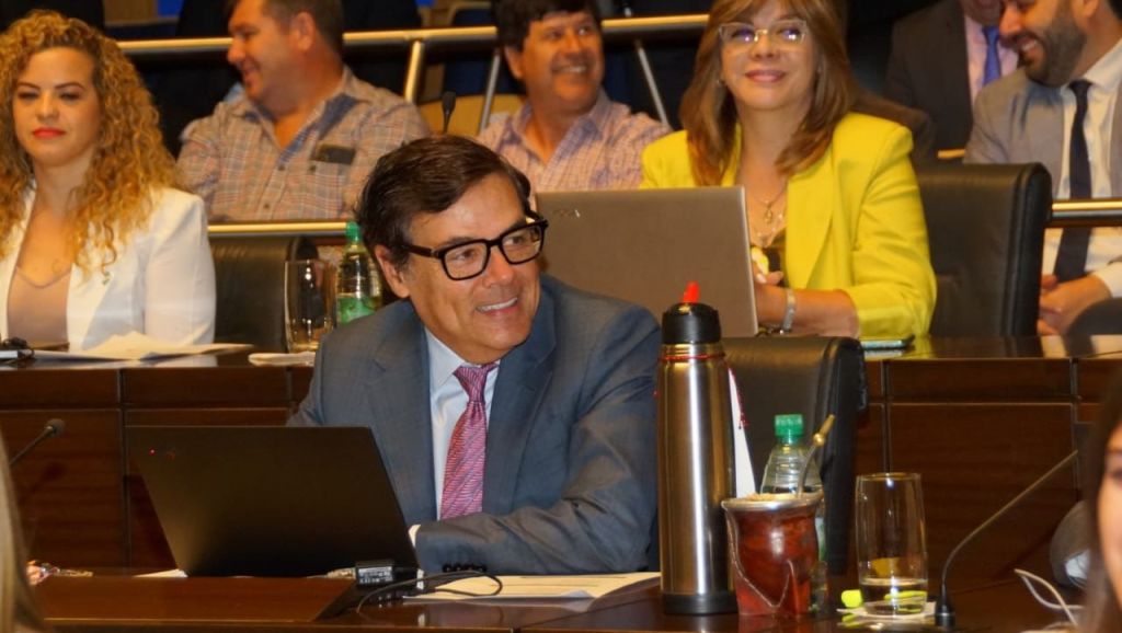 Misiones: Ley inédita en el país impulsada por Rovira, integra la IA en la educación