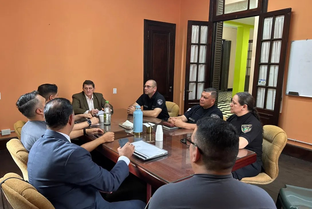 Misiones: Reunión del ministro Safrán con los jefes de la Policía y del Servicio Penitenciario, provinciales