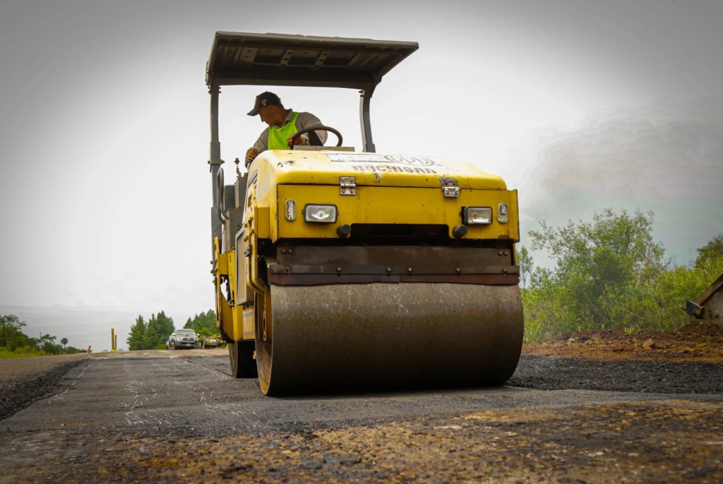 Misiones: El programa “Mejores Rutas” de la DPV fortaleció la conectividad y la seguridad vial en 18 municipios
