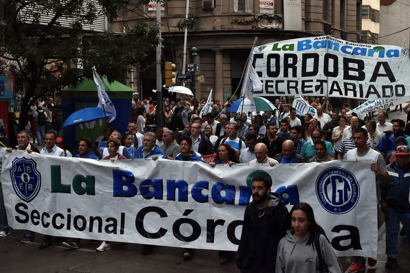 El personal del Banco de Córdoba inicia un plan de lucha y se declara en estado de alerta y movilización