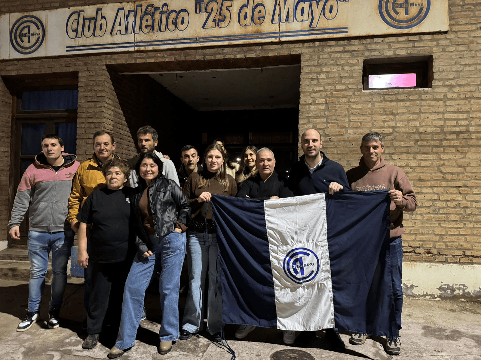 ENTREGARON SUBSIDIO AL CLUB 25 DE MAYO