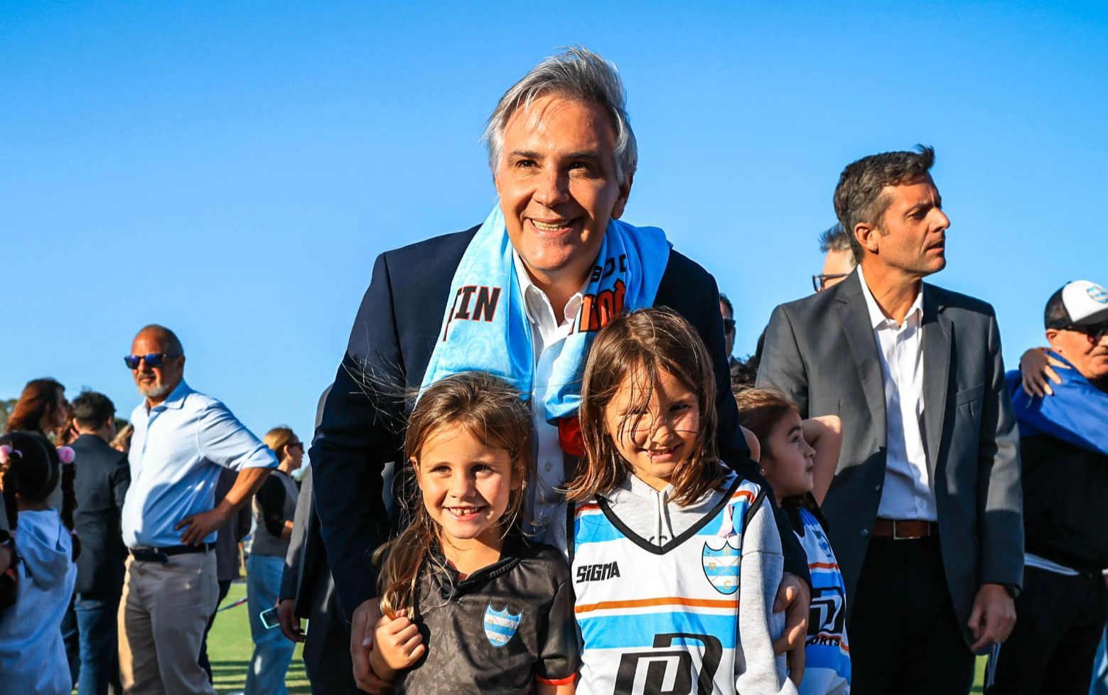 Un hito deportivo para Laboulaye: Llaryora inauguró una cancha de hockey sintético