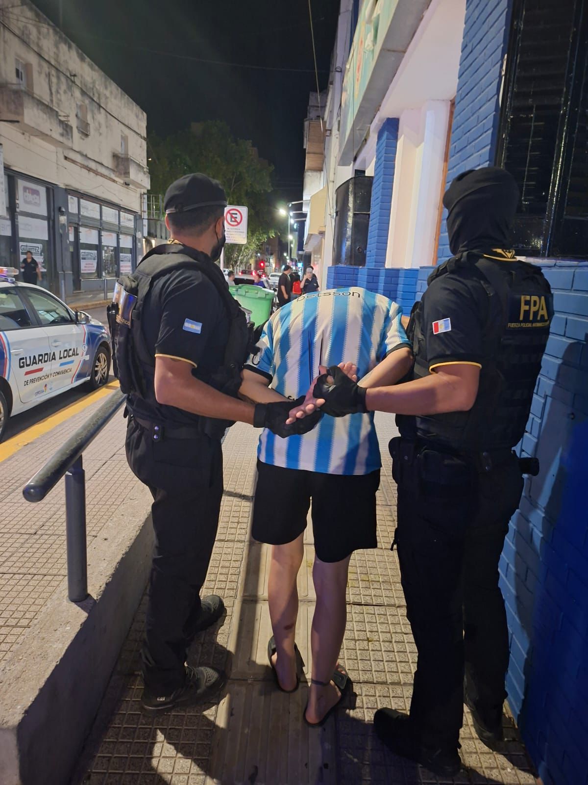 PELUQUERO DETENIDO POR COMERCIALIZAR DROGAS EN VICUÑA MACKENNA