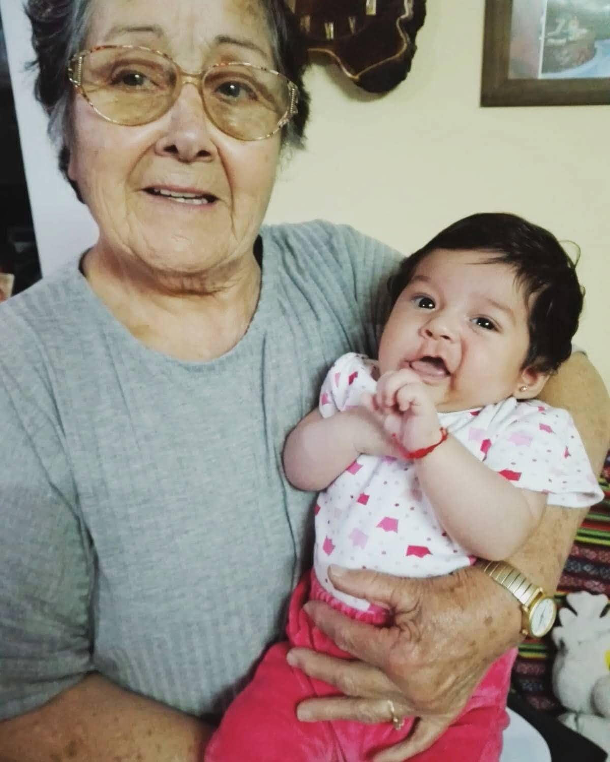 "Cuatro generaciones, un mismo legado: la historia de Elva Sosa y el privilegio de ser tatarabuela"
