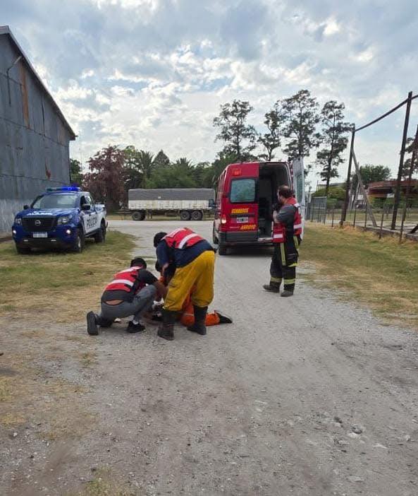 UNA CHICA QUISO CRUZAR UN VAGÓN DE TREN Y SUFRIÓ GRAVES HERIDAS AL SUFRIR LA AMPUTACION DE SU PIE DERECHO