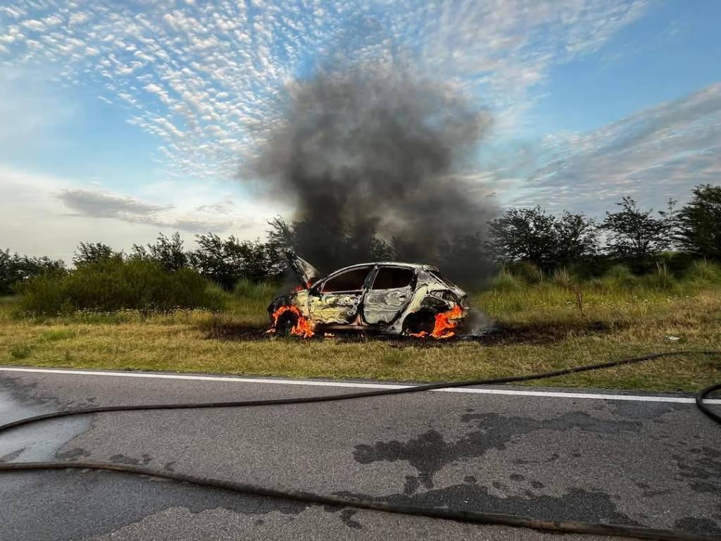 Incendio de vehículo en ruta 26