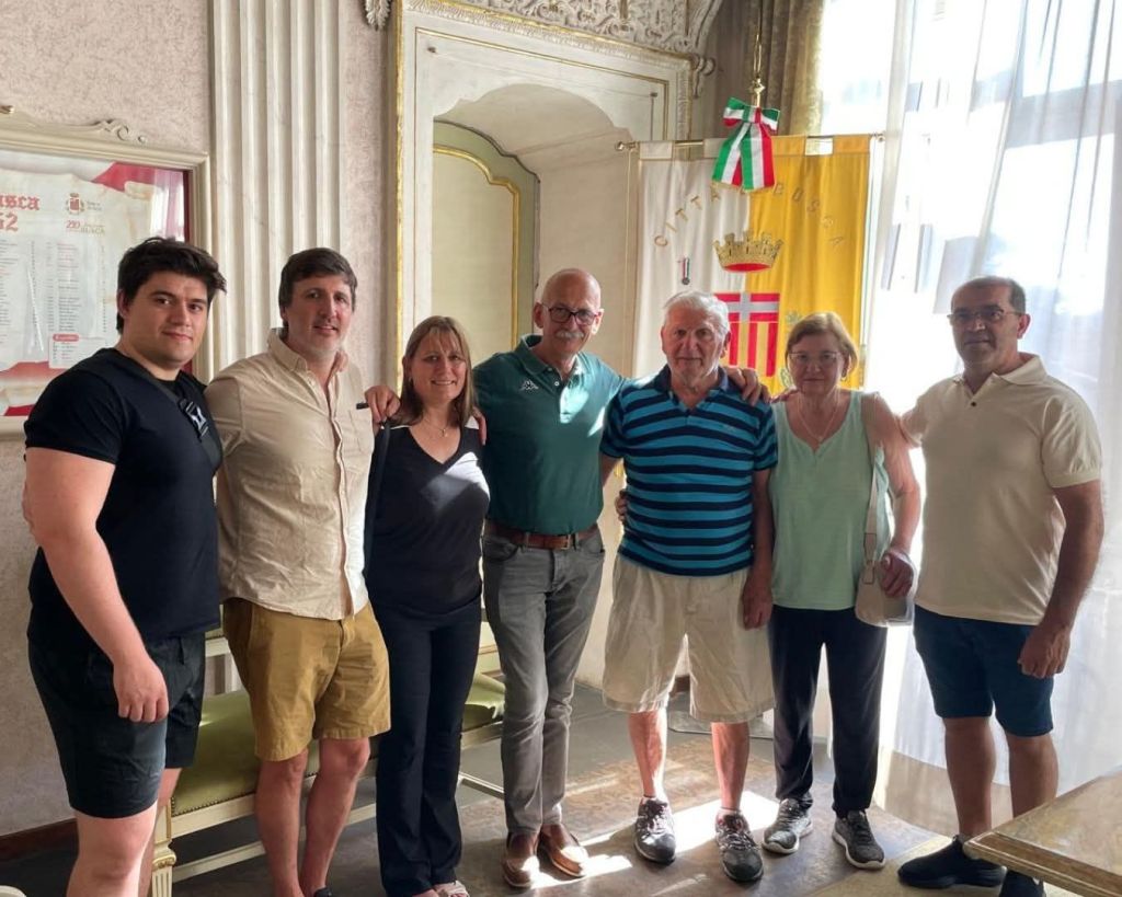 COMUNA ITALIANA RECIBIO VISITA DE FAMILIA DE ITALO