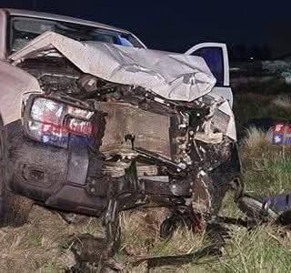 GENERAL VILLEGAS DE LUTO, fallecieron dos jóvenes motociclistas tras un grave accidente