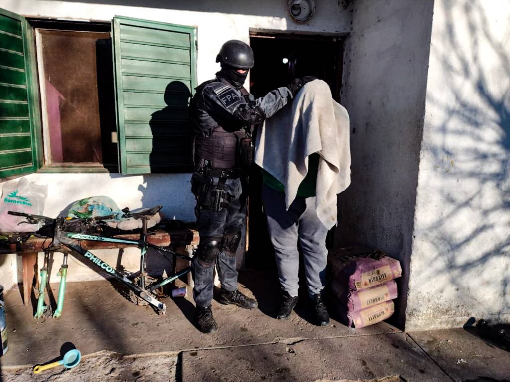 UNA PAREJA REALIZABA DELIVERY DE COCAÍNA EN LABOULAYE Y FUERON APREHENDIDOS POR LA FPA