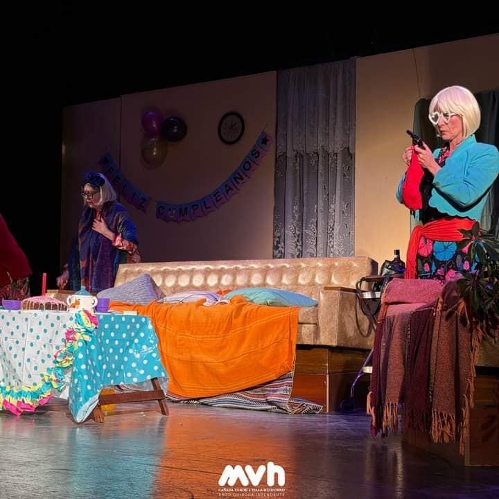 VILLA HUIDOBRO: EXITOSA PRESENTACIÓN DE LA OBRA "MUJERES JUBILOSAS"