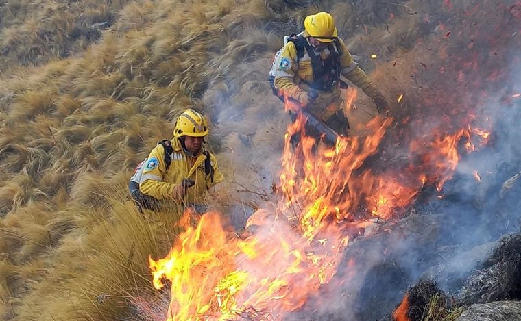 Incendios en Córdoba: combaten focos en distintos puntos de la provincia