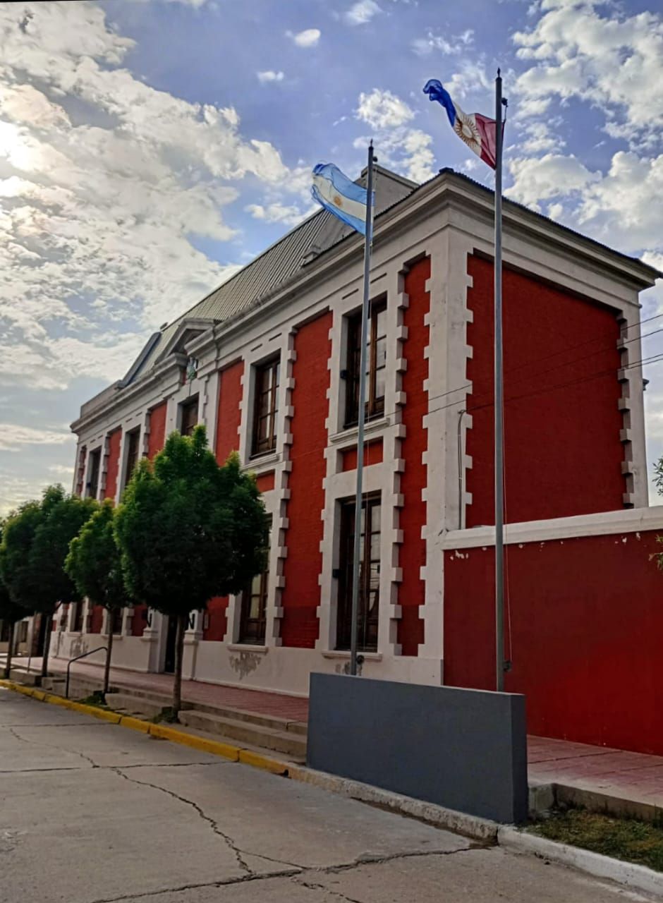 ASCENDIERON A PERSONAL POLICIAL DE LA DEPARTAMENTAL ROCA