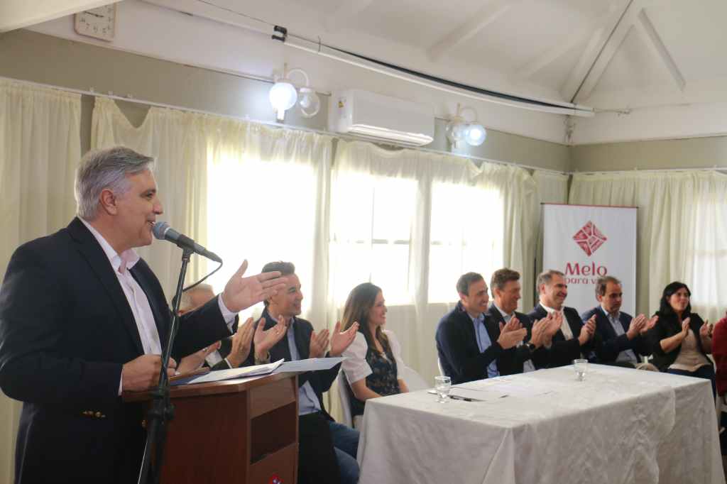 Llaryora anunció obras de infraestructura en el sur provincial