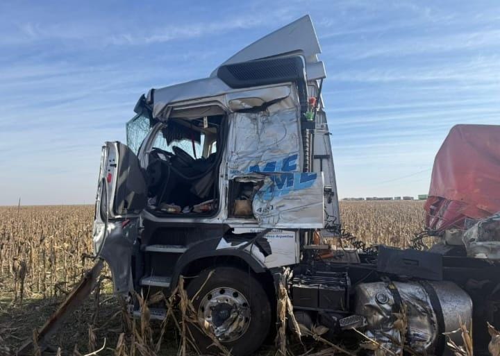 LABOULAYE: DOS MUERTOS EN UN ACCIDENTE DE CAMIONES